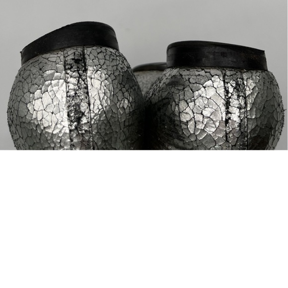 Chanel Re-Soled Fall 2015 Silver Leather Floral Charm Appliqué Loafer sz 38.5 - Picture 7 of 7